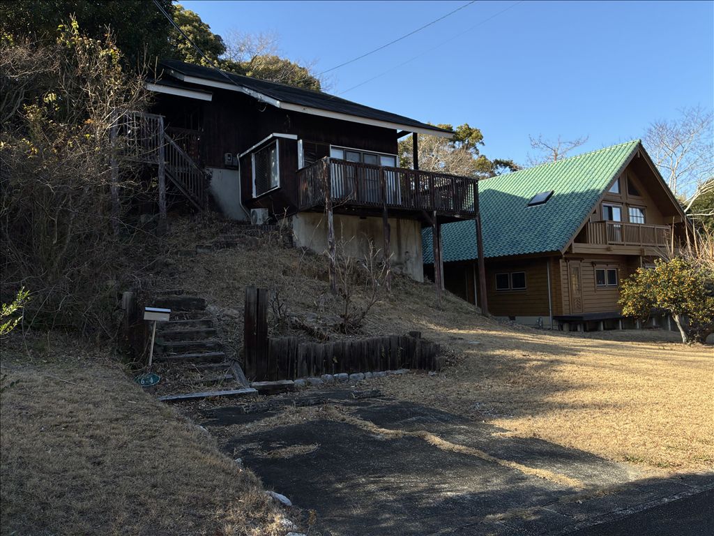 2LDK Villa in Tokyu Resort Town Hamanako with Deck and Green Views - Thumbnail 2