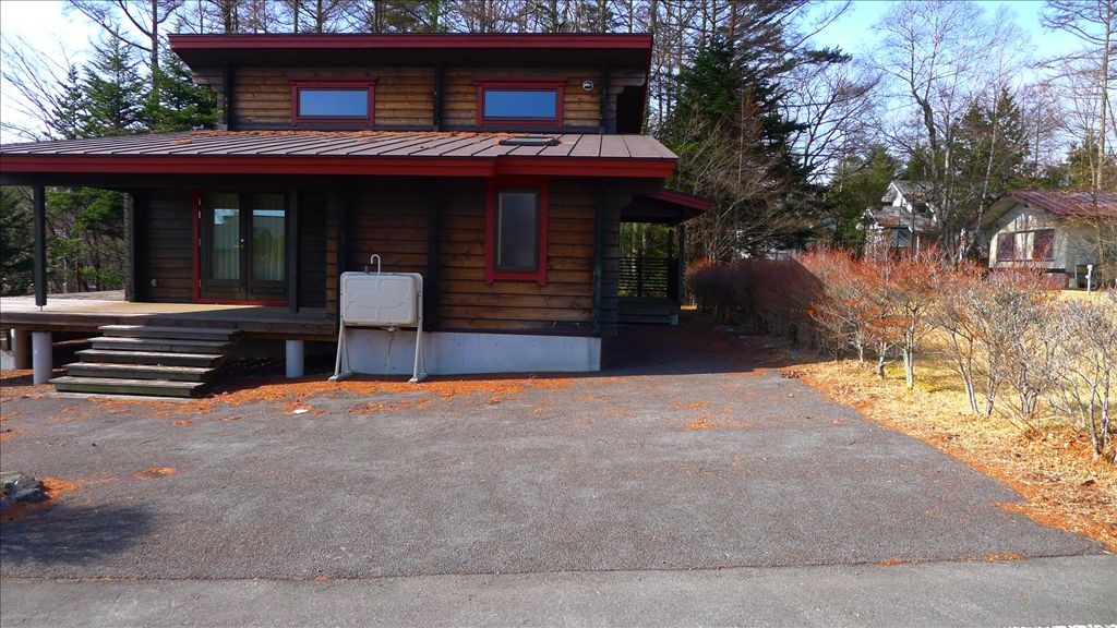 Log House with Mount Asama View in Karuizawa, Nagano - Thumbnail 4