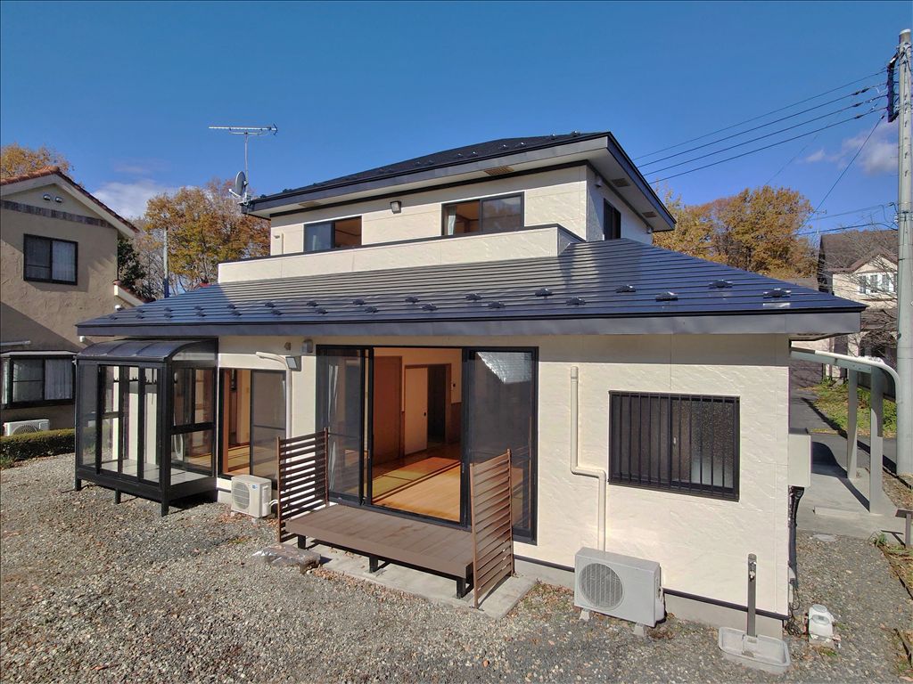 Wooden 4LDK Vacation House for Sale in Nasu's Yamayurinosato - Thumbnail 3