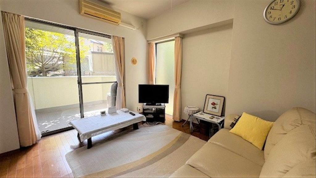2LDK Condo in Atami with Onsen, Pool, and Pet-Friendly Rules - Thumbnail 3