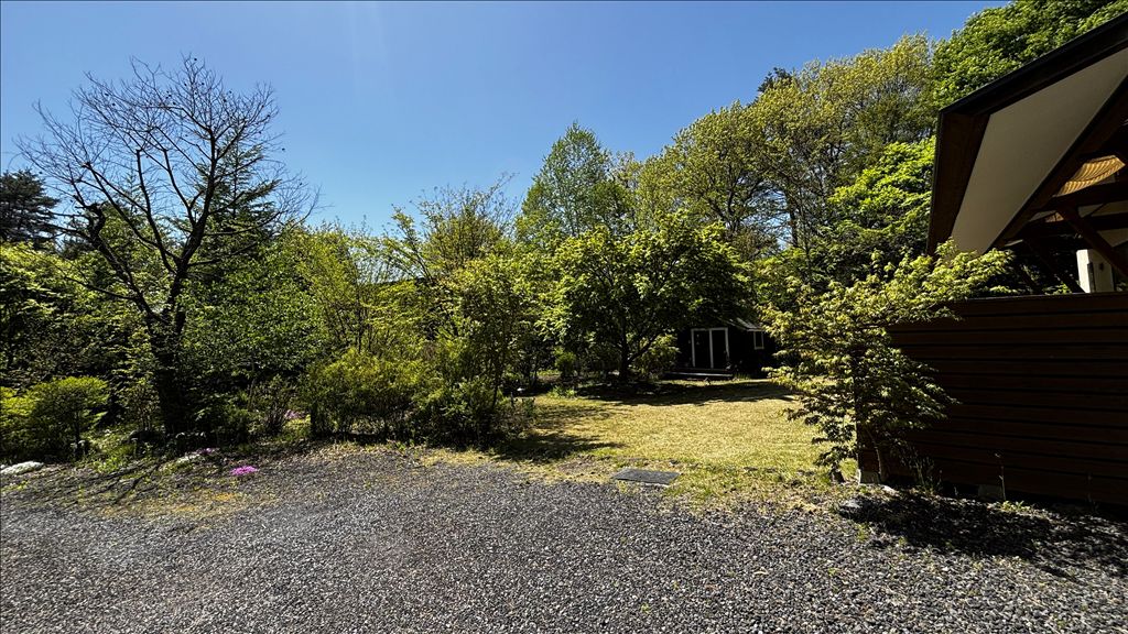 Detached House in Karuizawa Oiwake with 2LDK and Large Lot - Thumbnail 4