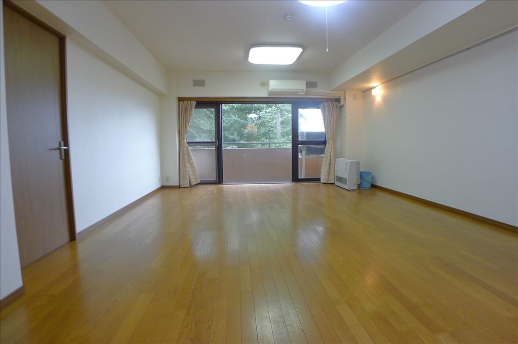 Eable Yamanakako 2LDK Condo near Lake Yamanaka & Mount Fuji - Thumbnail 2