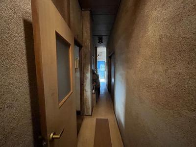 Spacious 1977 Concrete Home with Shops in Kawara — Image 5, Kaharu, Fukuoka