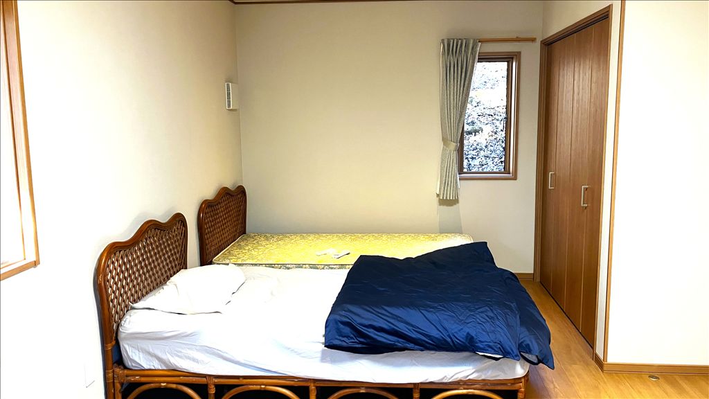 Renovated 3LDK Mountain Villa in Karuizawa's Taroyama Area - Thumbnail 2