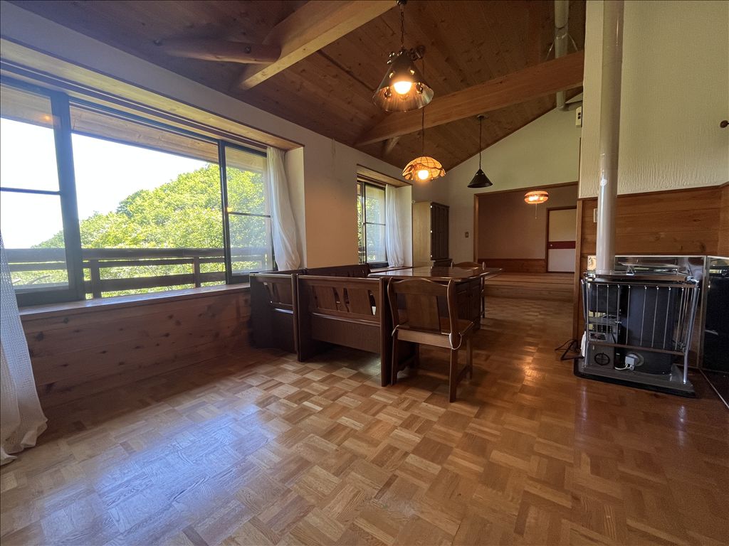 Tateshina Akamatsudai 2LDK Villa with Yatsugatake Mountain Views - Thumbnail 2