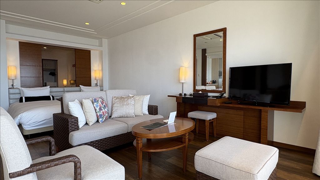 Aramaina Condo Hotel 1BR with Sea & Sesoko Island View in Okinawa - Thumbnail 4