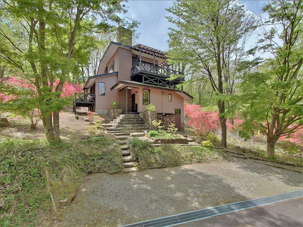 2LDK Wooden House with Fireplace in Angel Forest Nasu, Tochigi - Thumbnail 3