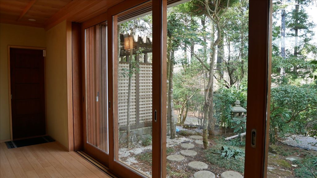 Hakone Villa with Private Hot Spring and Japanese Garden - Thumbnail 4