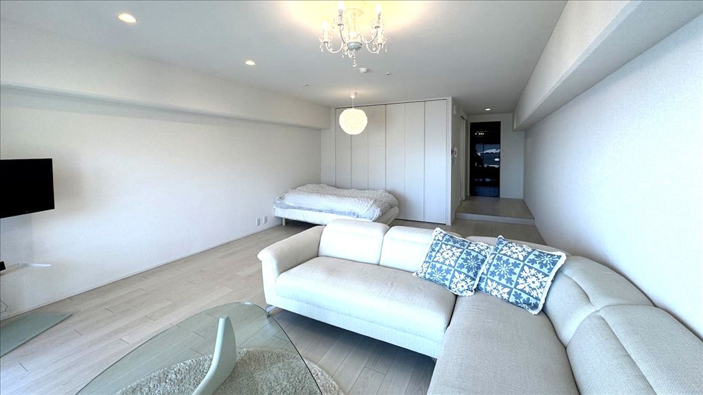 Plaza Izusan Renovated Studio with Bay View in Atami - Thumbnail 4