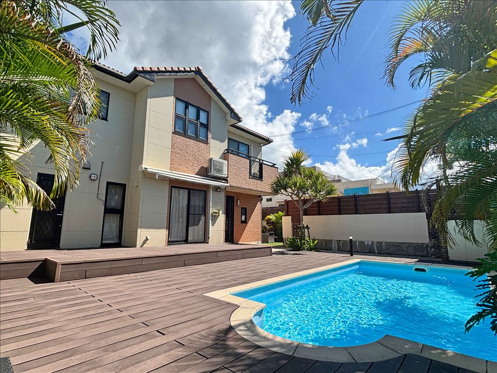 2007 Villa with Private Pool for Sale in Nago, Okinawa - Thumbnail 2