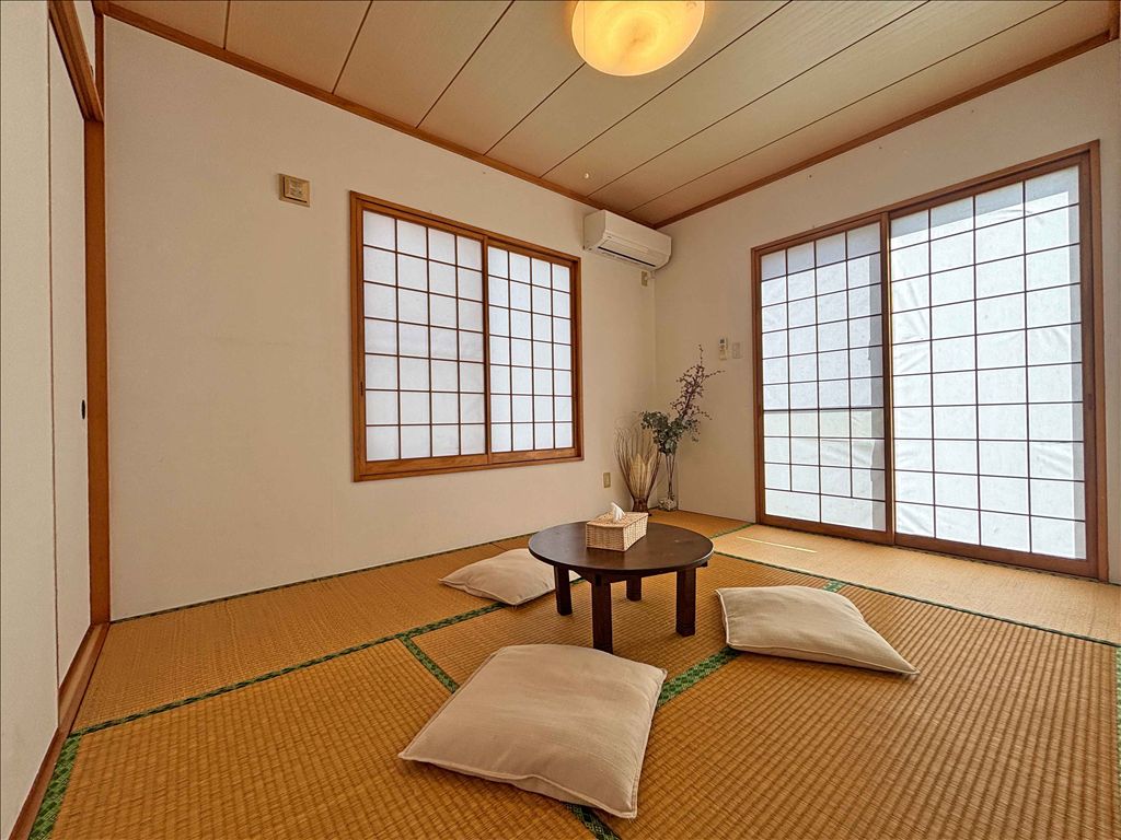 2007 Villa with Private Pool for Sale in Nago, Okinawa - Thumbnail 4