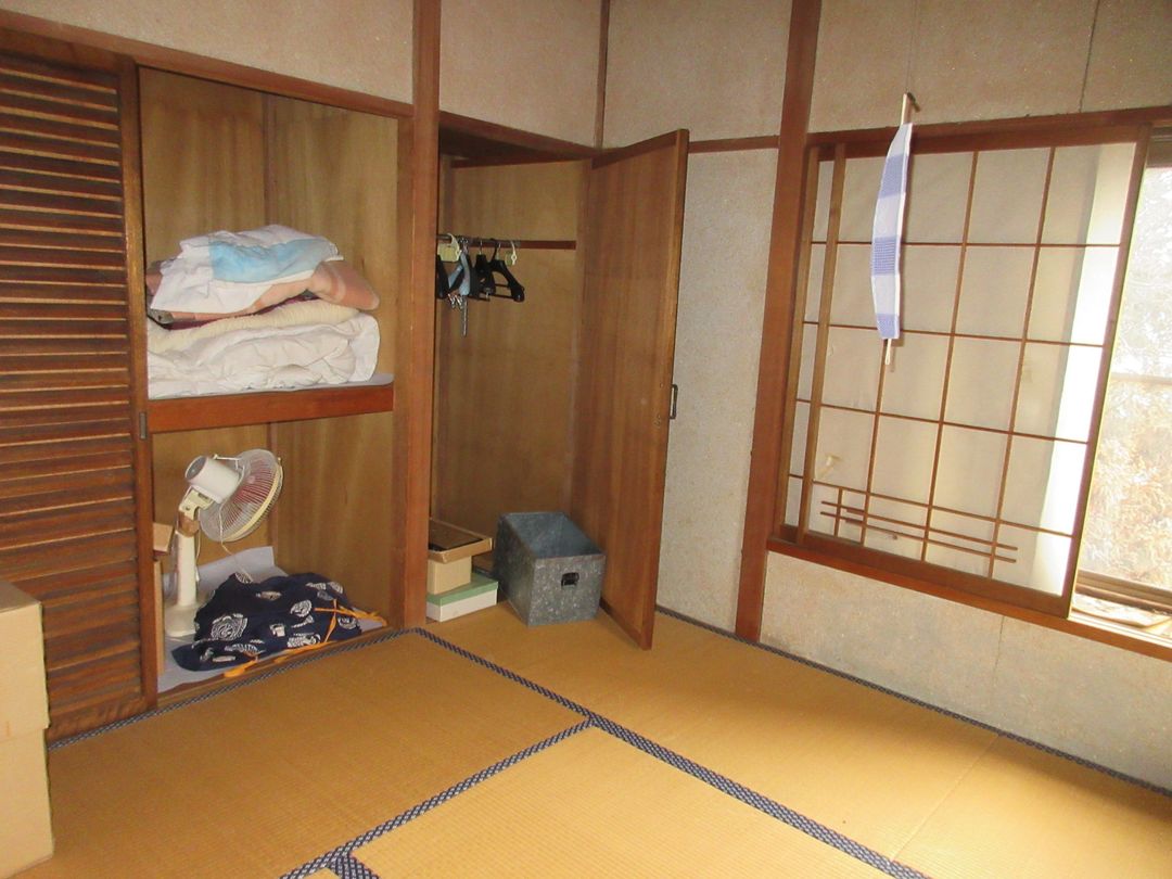 Pre-1940s House with Large Land in Tatsuno, Nagano for Sale - Thumbnail 4