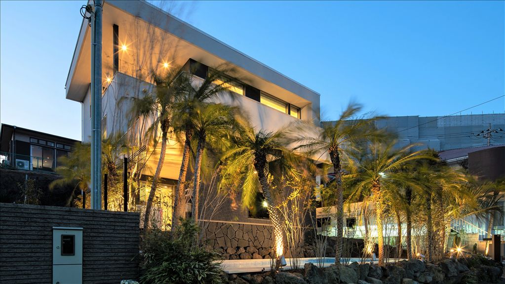 Atami Villa with Ocean Views, Hot Spring, and Pool - Thumbnail 4