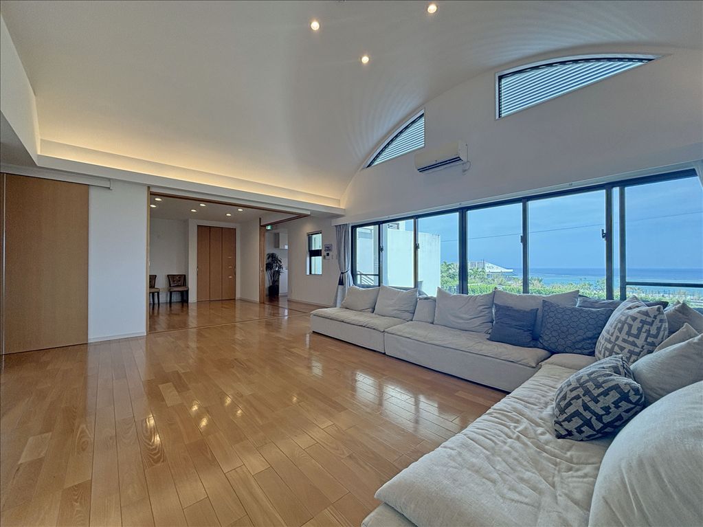 2LDK RC House with Ocean View in Nanjo City, Okinawa - Thumbnail 4
