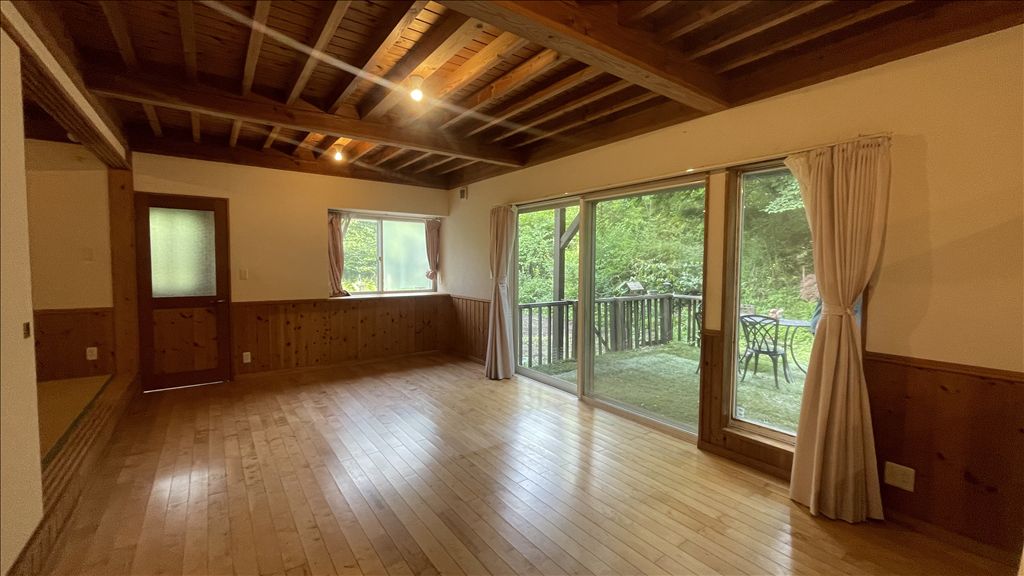 Karuizawa Ogura-no-Sato 1LDK+Free Space Wooden Vacation Home for Sale - Thumbnail 4