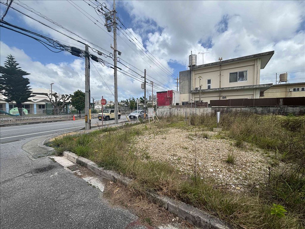 93.91 sqm Land for Sale in Chatan Town, Okinawa - Thumbnail 3