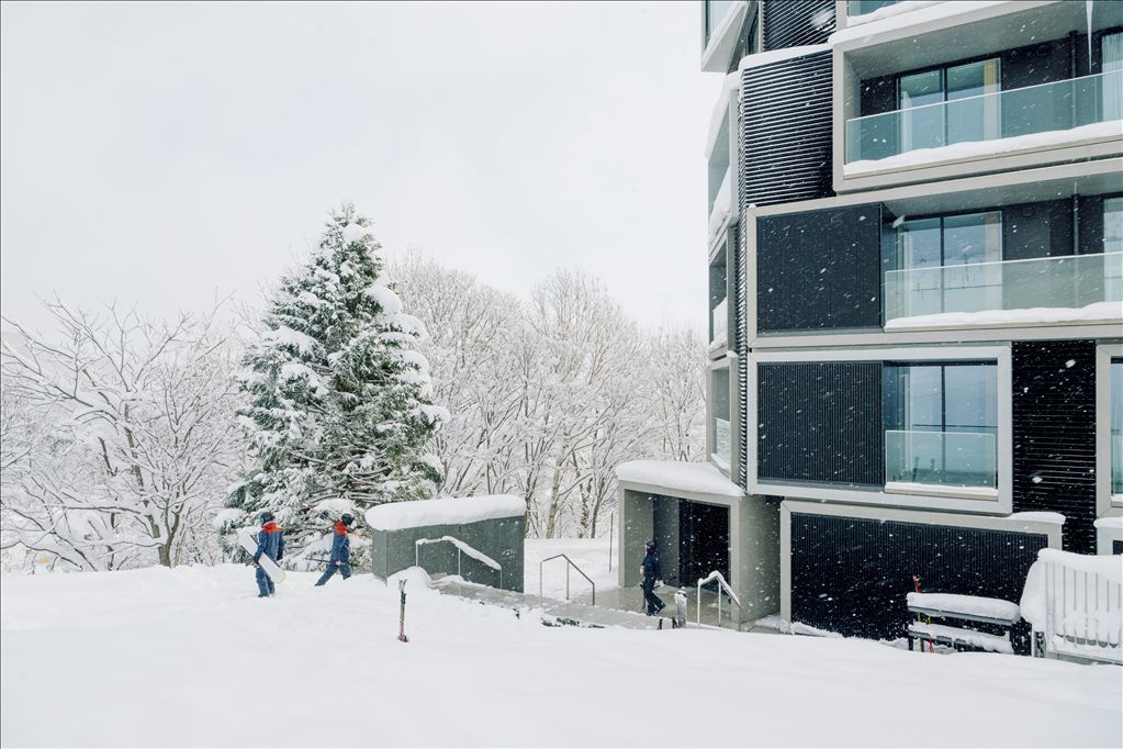 MUWANISEKO Ski-In Ski-Out Hotel Condo in Niseko Hirafu - Thumbnail 4