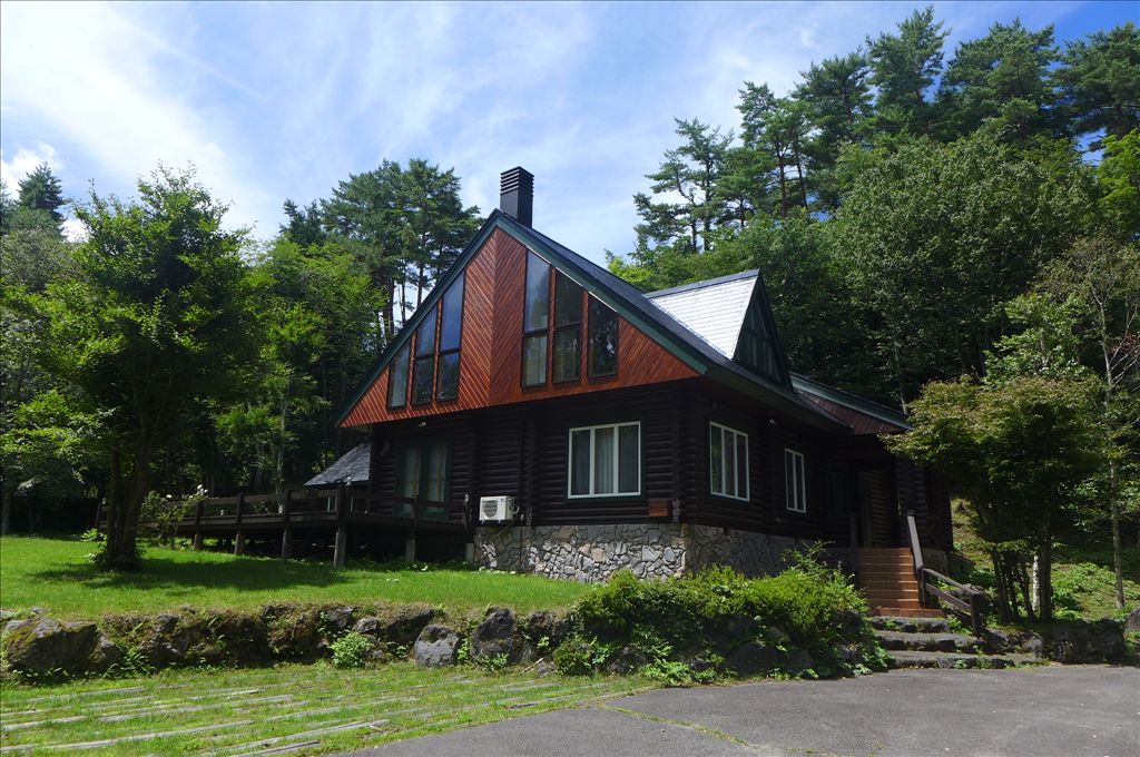 Fuji Sakura Highlands Villa with Tennis Court | 5LDK Resort Property - Thumbnail 2
