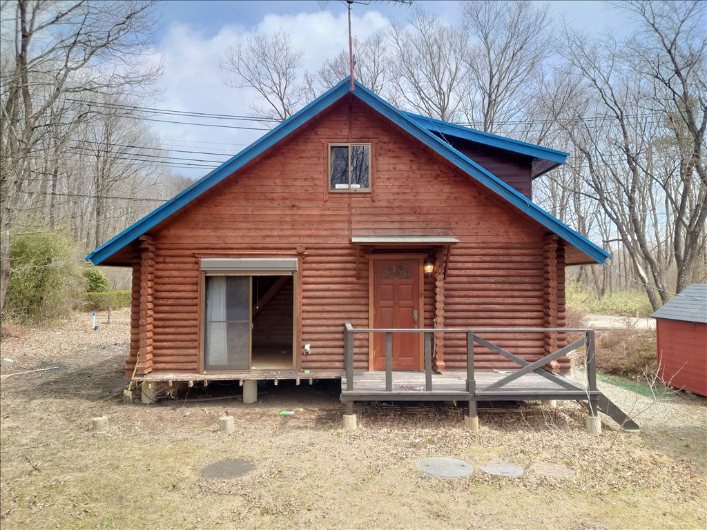 Log Cabin with Detached Units for Sale in Nasu Highlands - Thumbnail 4