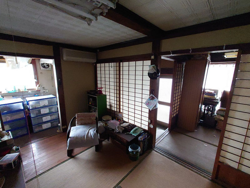 1947 wooden house in Kotoura needs renovation - Thumbnail 4