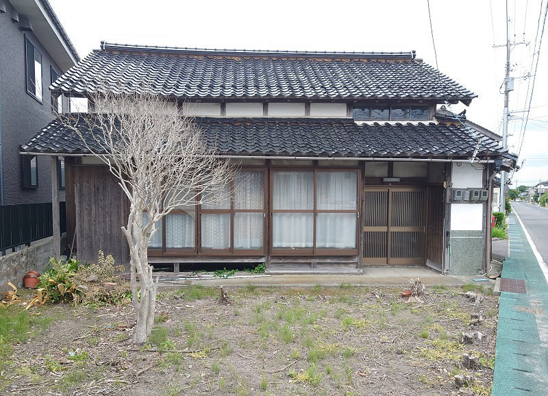 1947 wooden house in Kotoura needs renovation - Thumbnail 3