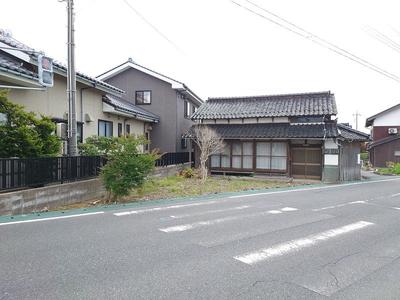 1947 wooden house in Kotoura needs renovation — Image 1, Kotoura, Tottori