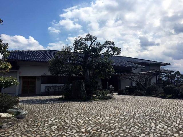 Lakeside Guest House with Onsen in Kaga, Ishikawa - Thumbnail 4