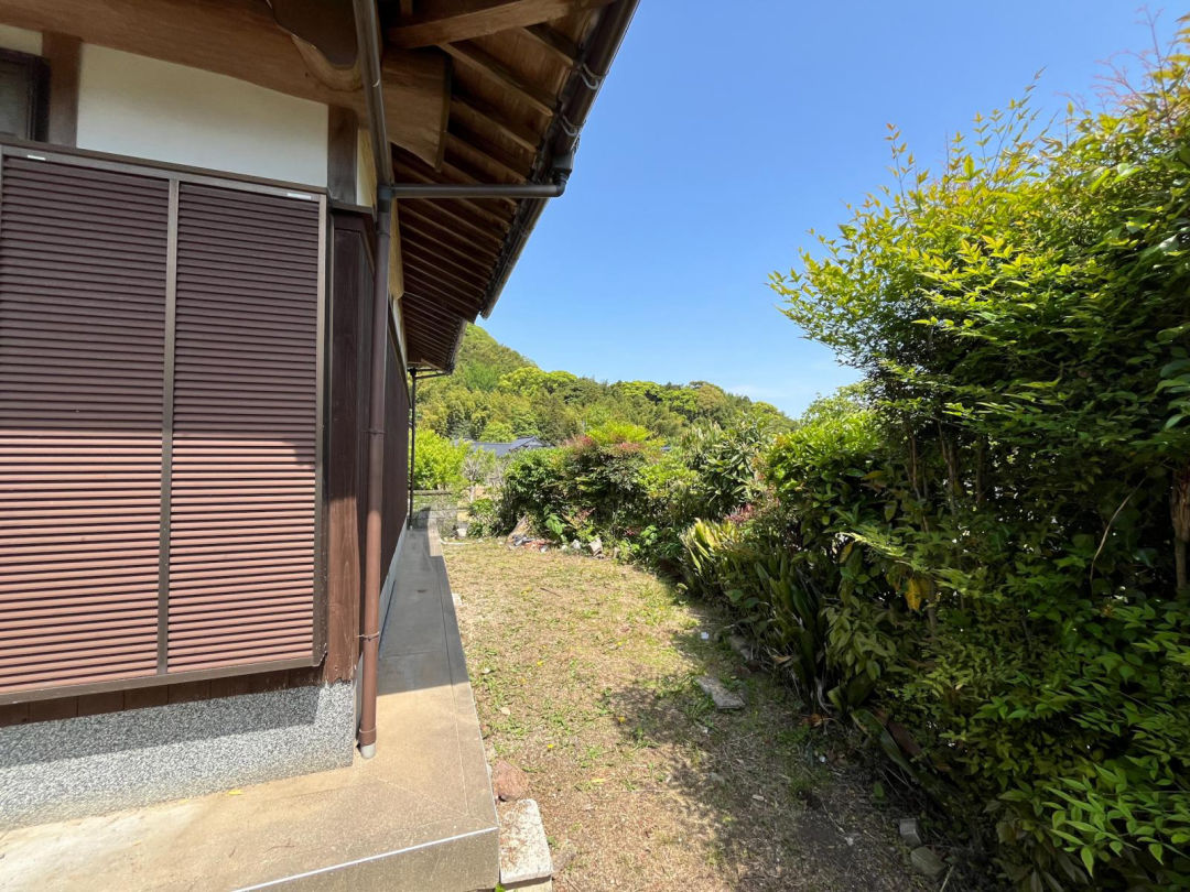 Traditional Japanese Home in Kawara Town - Thumbnail 4