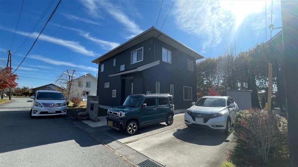 4LDK Detached Vacation Home for Sale in Karuizawa, Nagano - Thumbnail 2