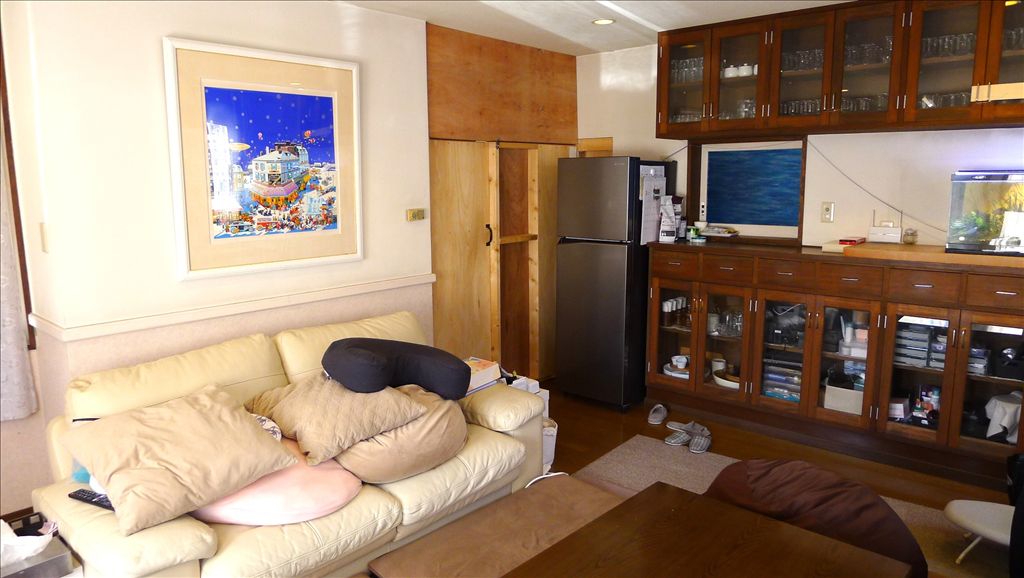 Former Pension Property for Sale in Karuizawa with Multiple Structures - Thumbnail 3