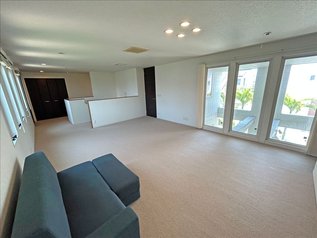 5LDK Villa with Garage in Toyosaki, Okinawa | 175,000,000 Yen - Thumbnail 4