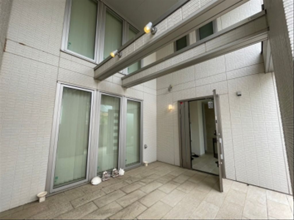 5LDK Villa with Garage in Toyosaki, Okinawa | 175,000,000 Yen - Thumbnail 3