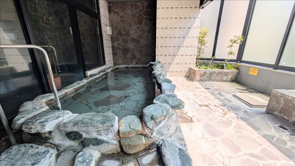 Adenium Atami Hamano Rikyu 2LDK Apartment for Sale Near Atami Station - Thumbnail 2