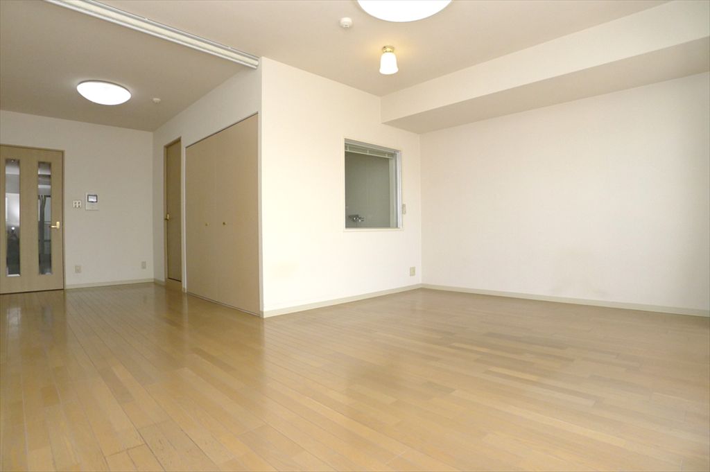Pacific Vista III 1LDK Apartment for Sale in Wakayama Marina City - Thumbnail 4