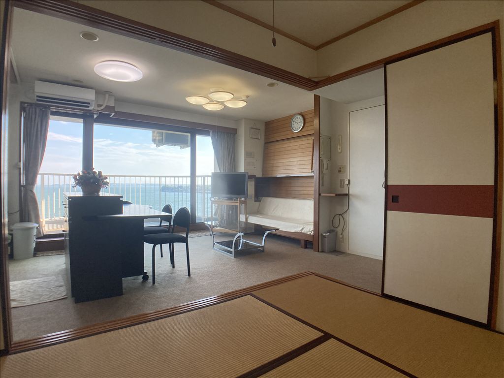 Esukaru Hamanako 1LDK Apartment with Lake Views for Sale - Thumbnail 2