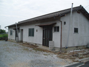 Spacious Apartment Complex in Kawara Town, Fukuoka - Thumbnail 2
