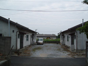 Spacious Apartment Complex in Kawara Town, Fukuoka - Thumbnail 3