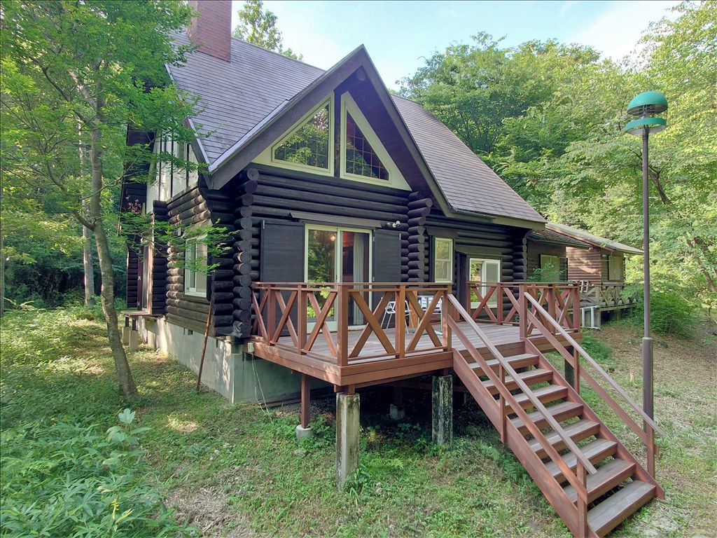 Log Cabin with Wood Stove in Nasu Forest Villa Area - Thumbnail 2