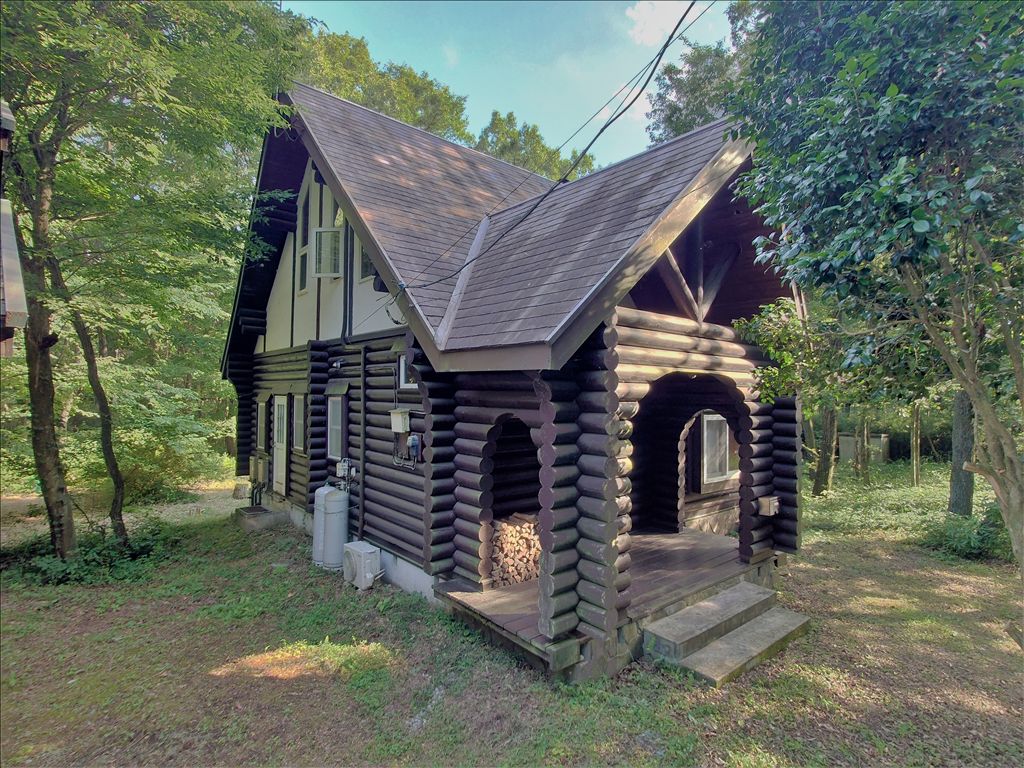 Log Cabin with Wood Stove in Nasu Forest Villa Area - Thumbnail 3