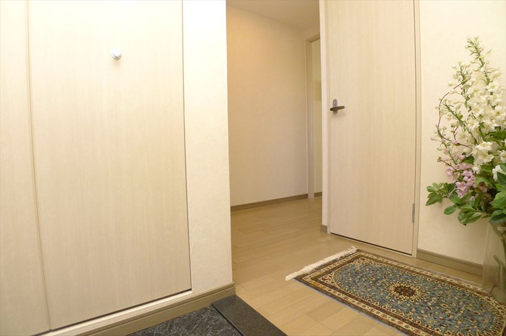Pacific Vista IV 2LDK Apartment with Bay View in Wakayama Marina City - Thumbnail 3