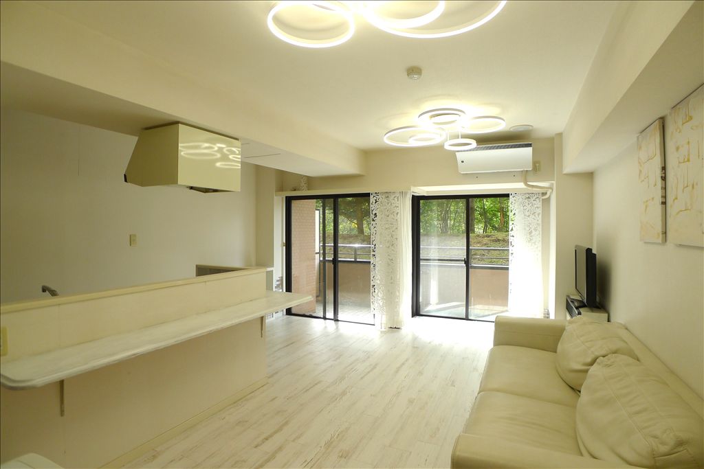Lions Villa Yamanakako 1LDK Resort Condo with Pool & Sauna - Thumbnail 4