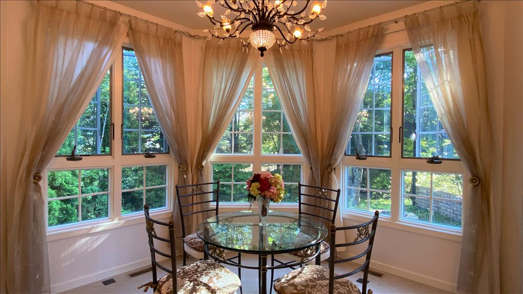 Luxury 5LDK American-Style Villa with Garage in Karuizawa - Image 1