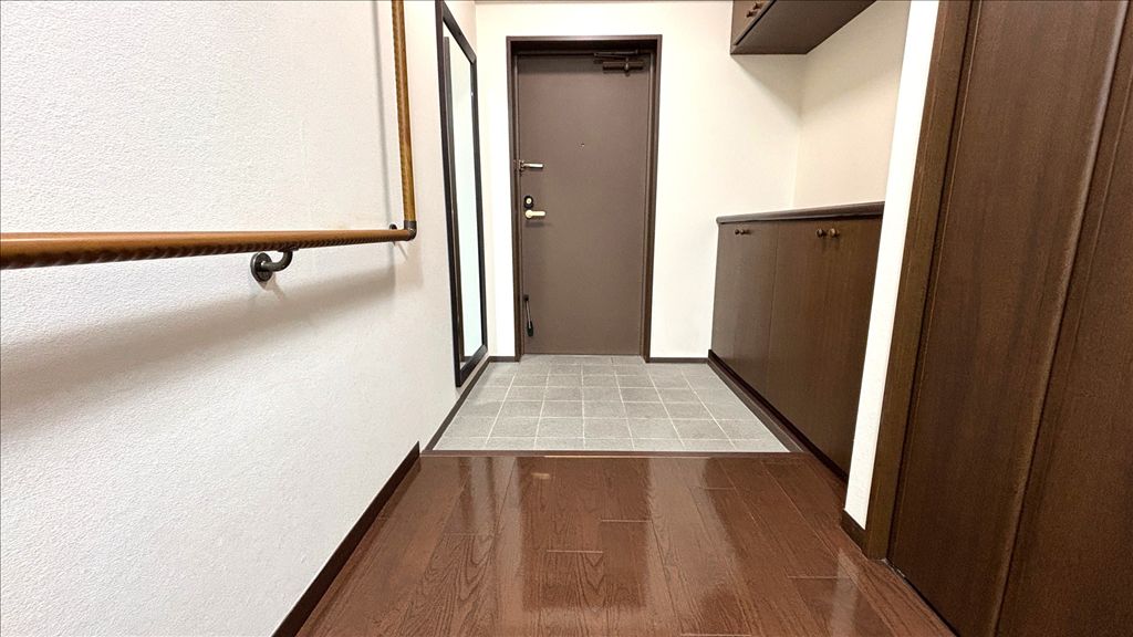 Belcreare Atami 1LDK Condo with Hot Spring & Bay Views - Image 1