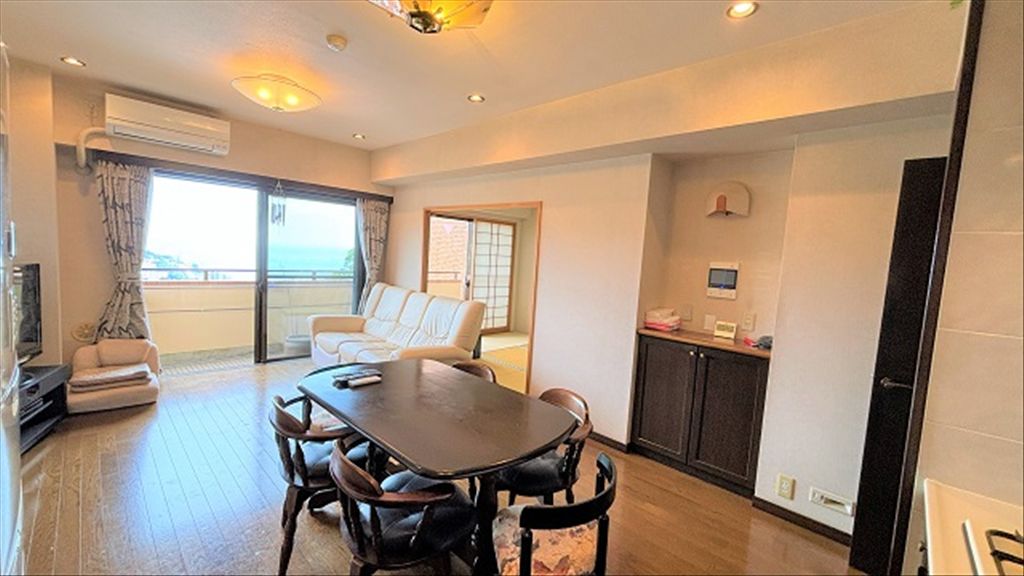 Lions Mansion Atami Baien No. 2 Condo with Onsen & Bay Views - Thumbnail 4