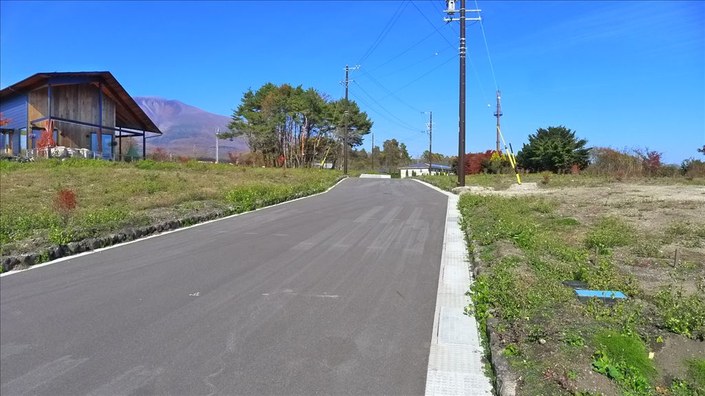 Vacant Land in Karuizawa with Mount Asama Views | 365.93 sqm - Thumbnail 3