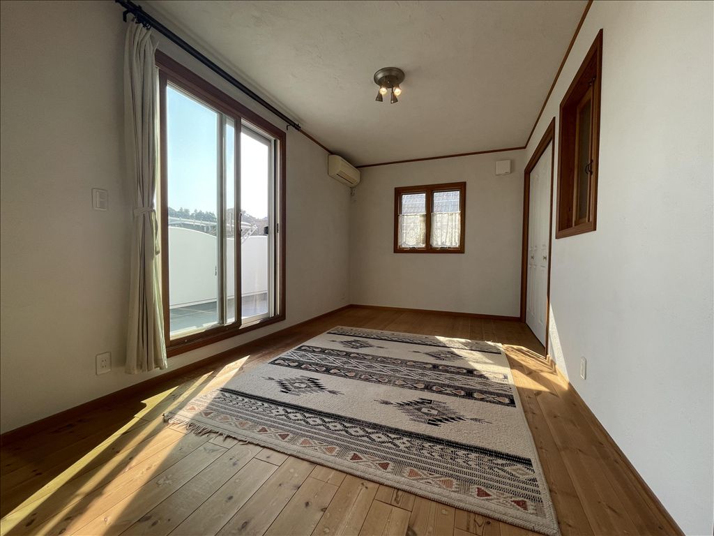 2LDK Detached Villa with Ocean View in Onjuku, Chiba - Thumbnail 4
