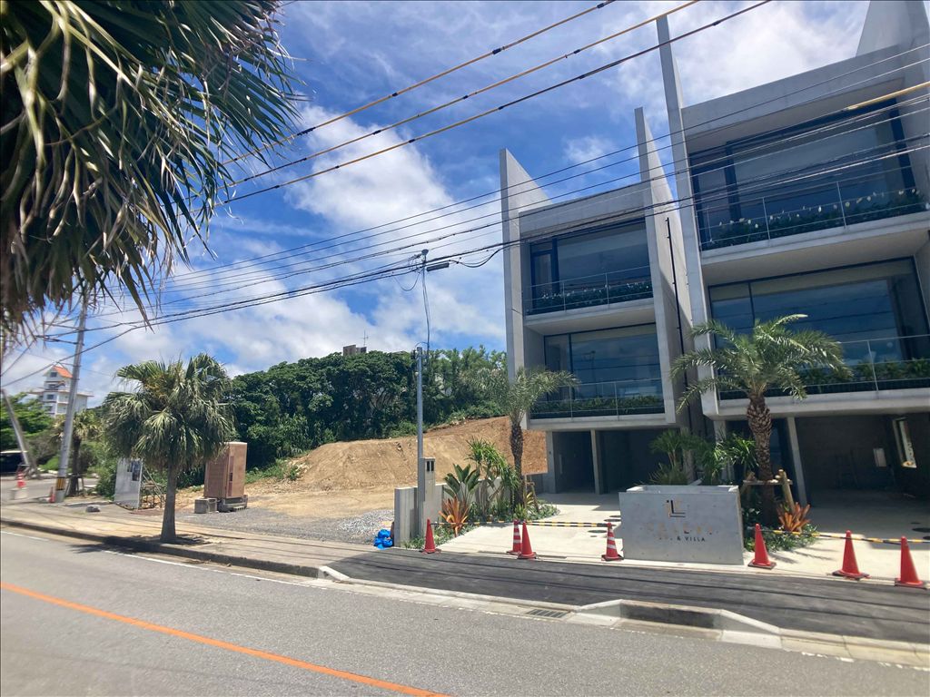 Oceanfront Land for Sale in Yomitan, Okinawa - Build Condition - Thumbnail 2
