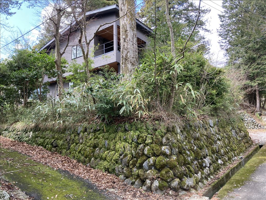 2023 Modern 3LDK Villa with Onsen Potential in Hakone - Image 1