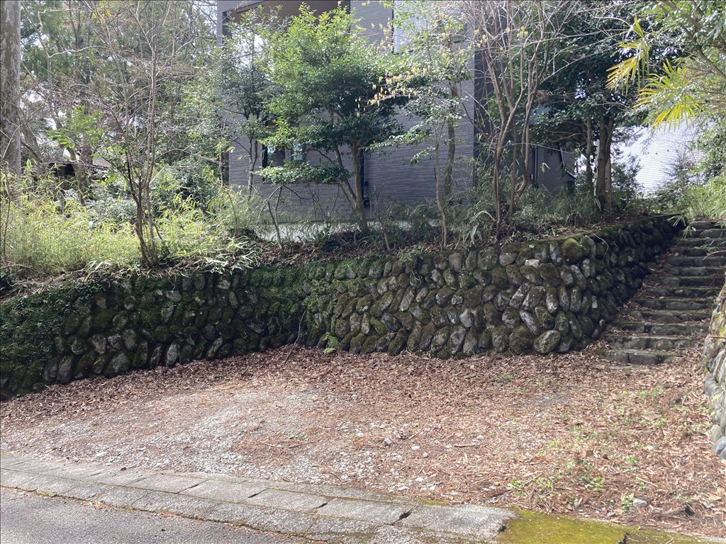 2023 Modern 3LDK Villa with Onsen Potential in Hakone - Thumbnail 3