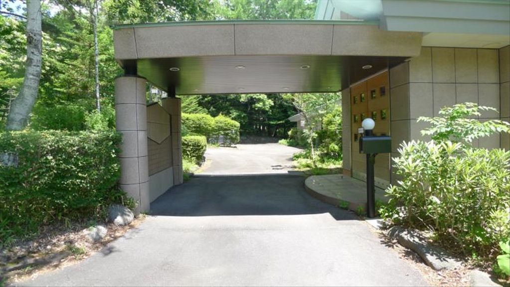 Large Tateshina Retreat with Onsen Bath | 15R Facility for Sale - Thumbnail 2